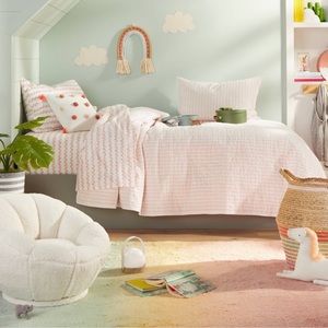 Full/Queen Chambray Stripes Quilt Pink -
Pillowfort